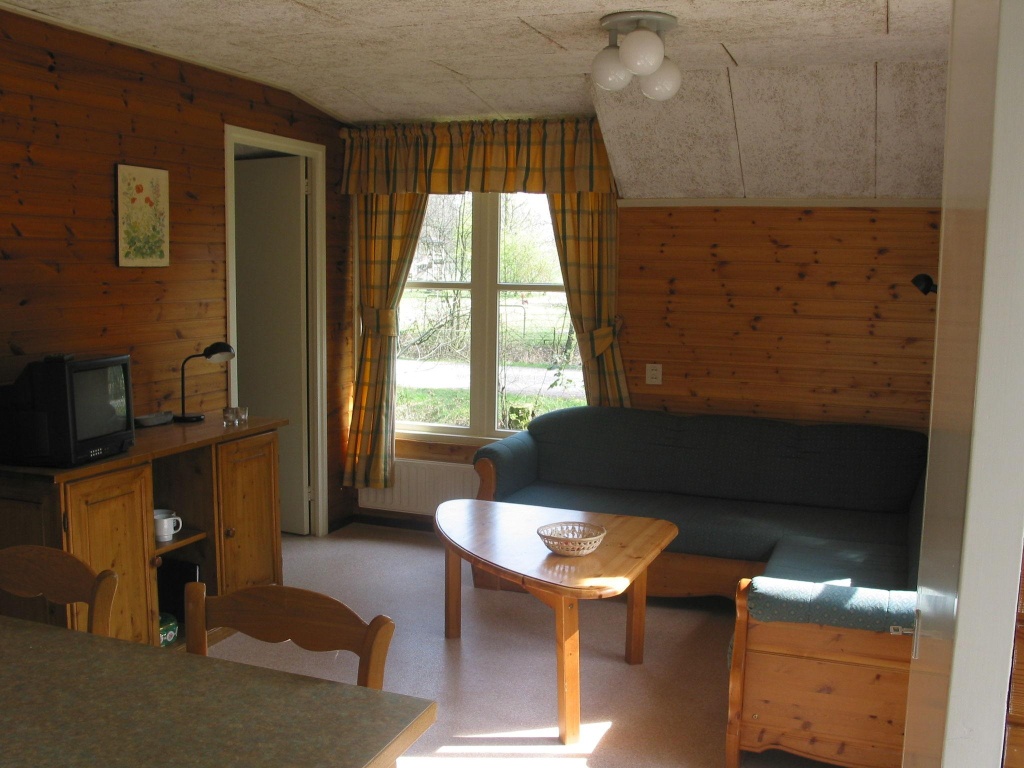 Well furnished bungalow, surrounded by nature