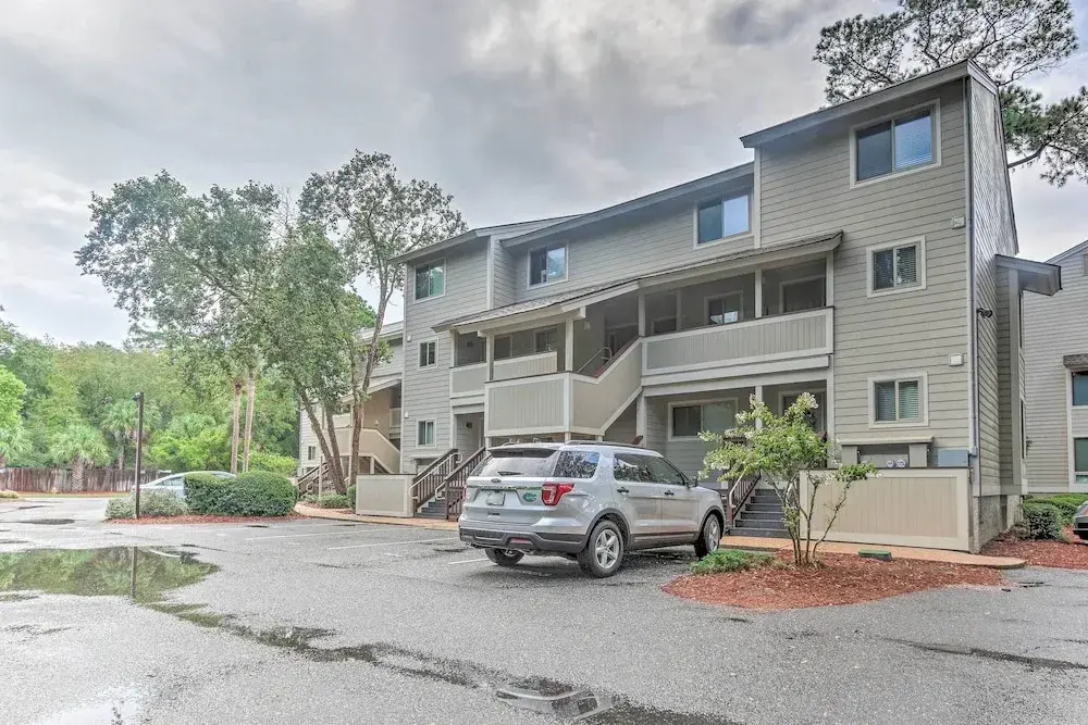Family-friendly Hilton Head Villa: Walk to Beach