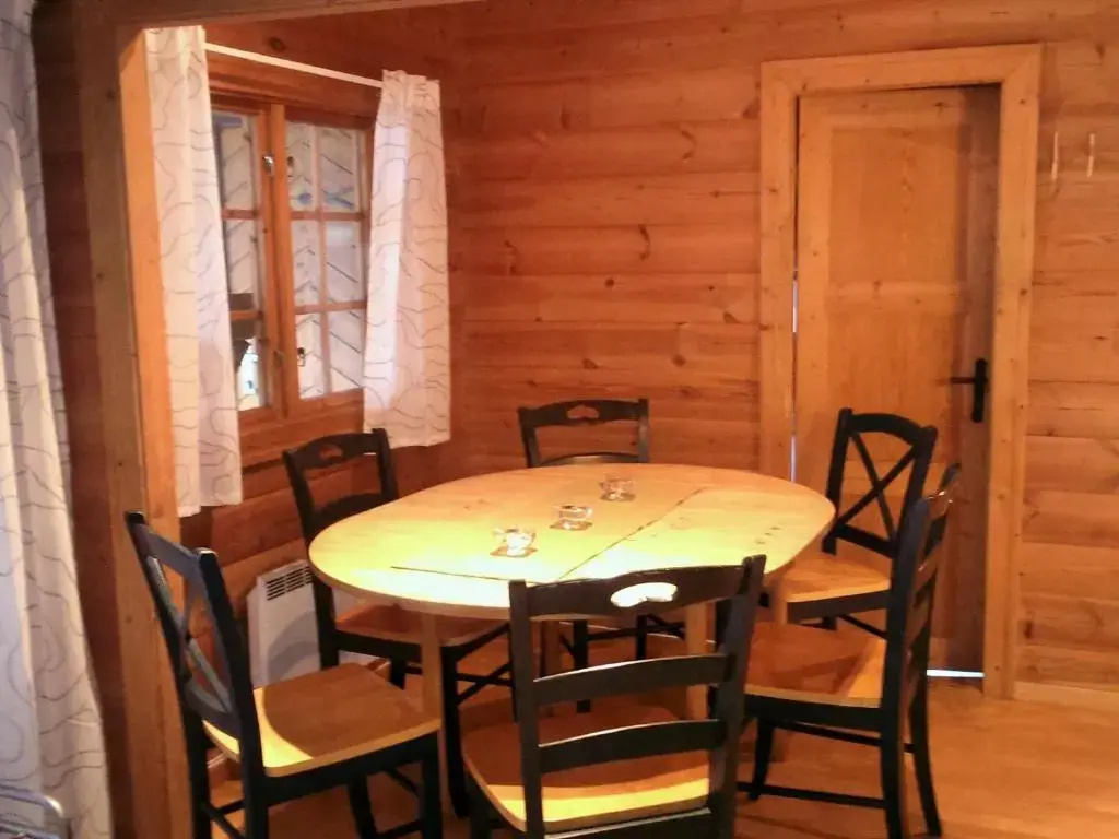 4 Bedrooms Cottage