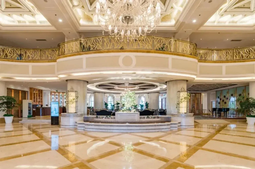 Lobby & Reception