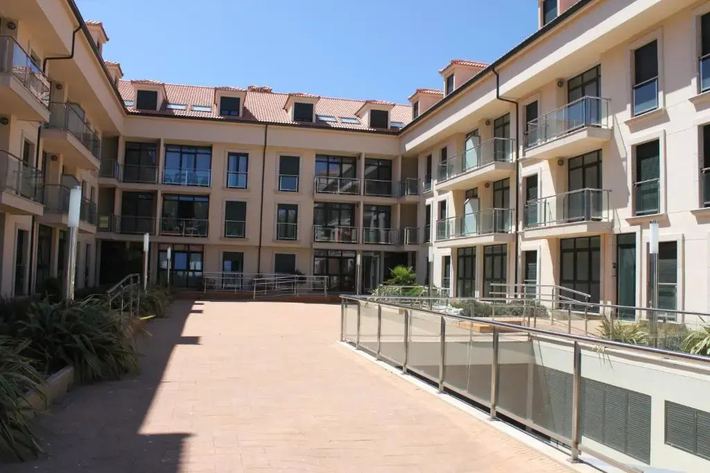 2 Bedrooms Apartment with balcony