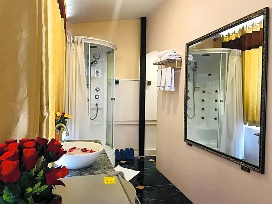 Superior Double room (full double bed)