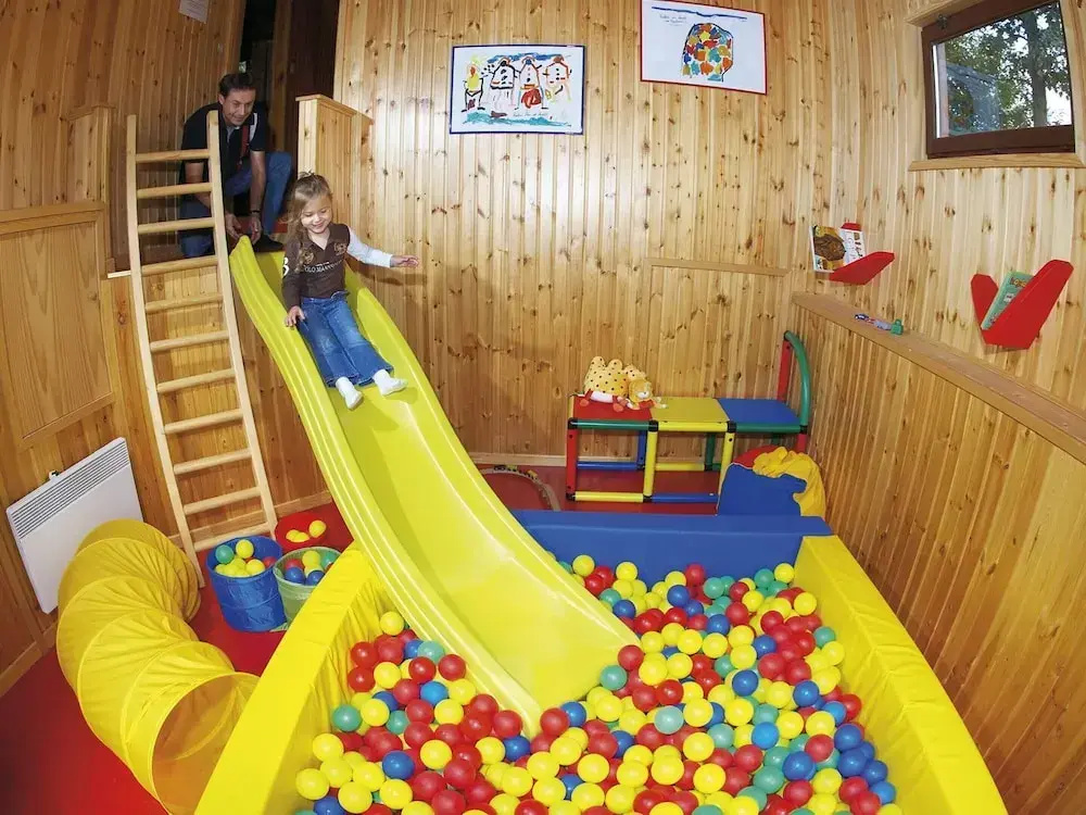 Holiday Home in Belgium With Kids' Playroom - фото 6