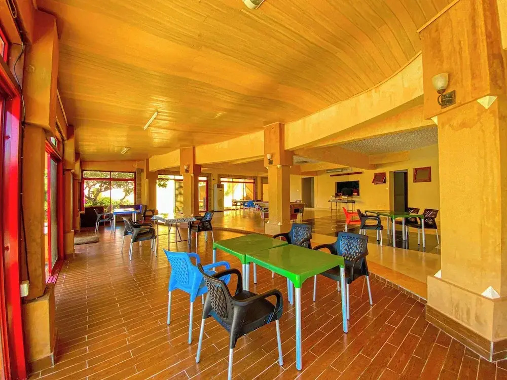 Sea Breeze Beachfront Apartments - фото 30