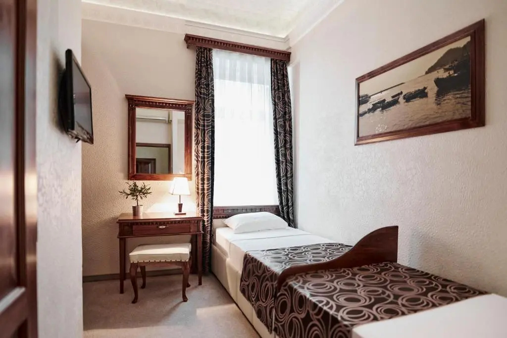 Economy Double room (twin beds)