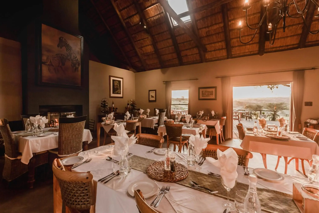 Hlosi Game Lodge - Amakhala Game Reserve - фото 22
