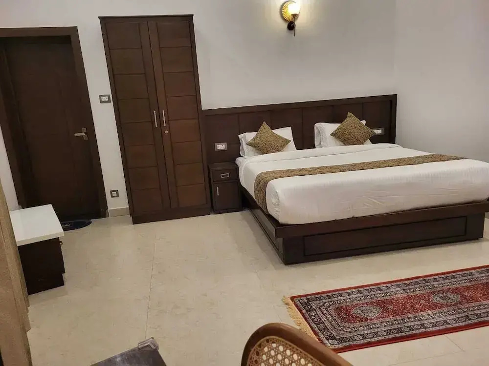 Luxury Double room with balcony and with view (full double bed)