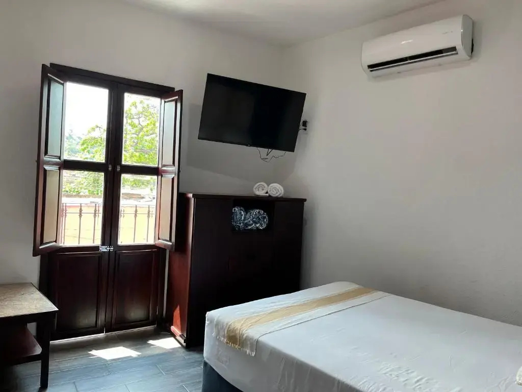 Standard Double room with balcony (full double bed)