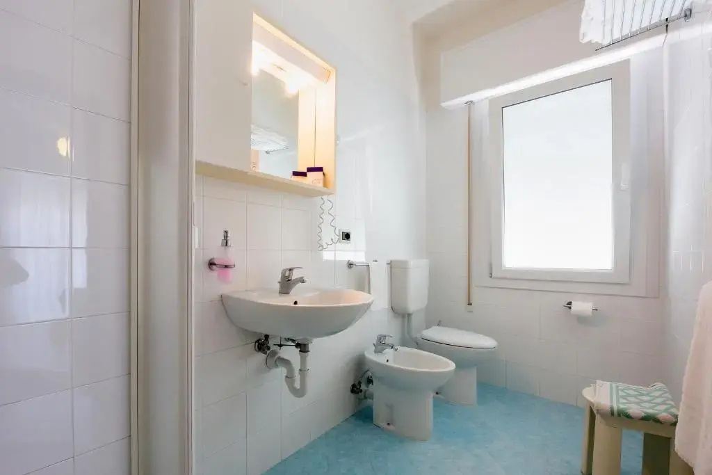 Standard Triple room with balcony