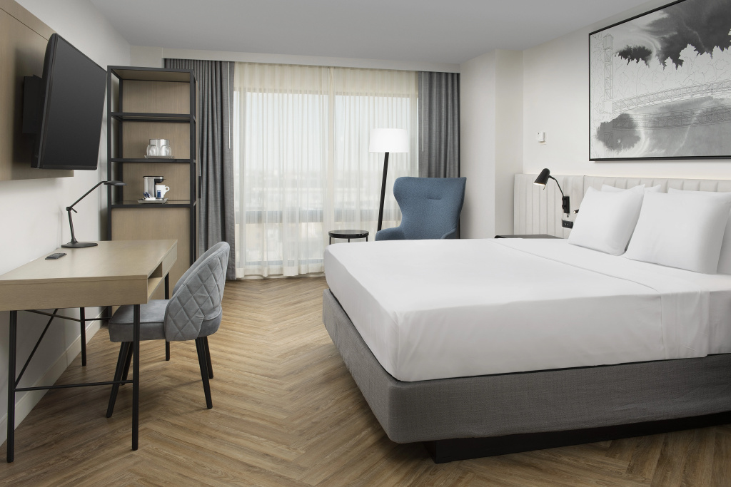 Radisson Blu Fargo — 3