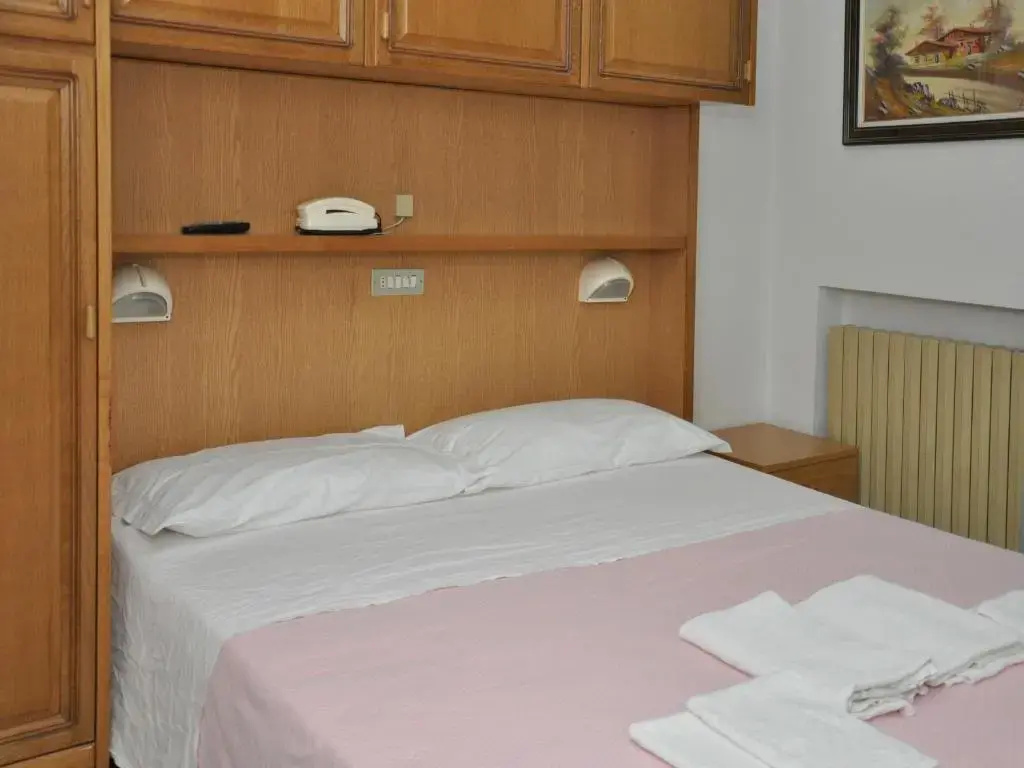 Double room with balcony (full double bed)