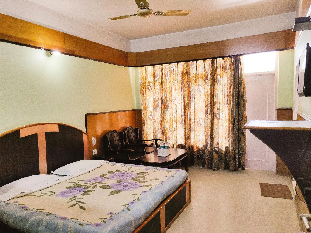 Economy room