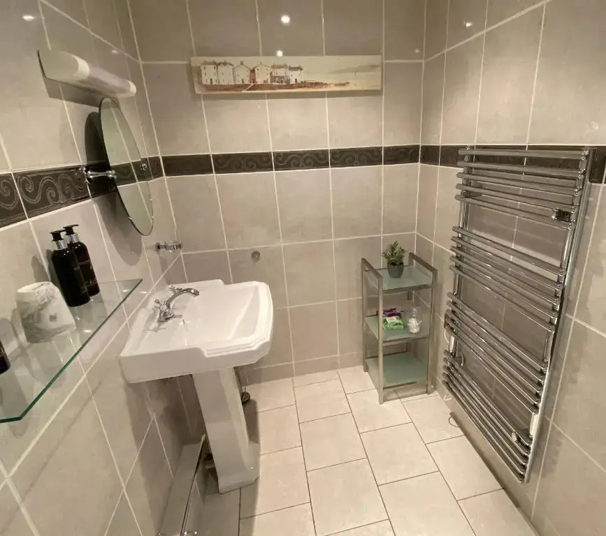 Treveighan Farmhouse - Chambres