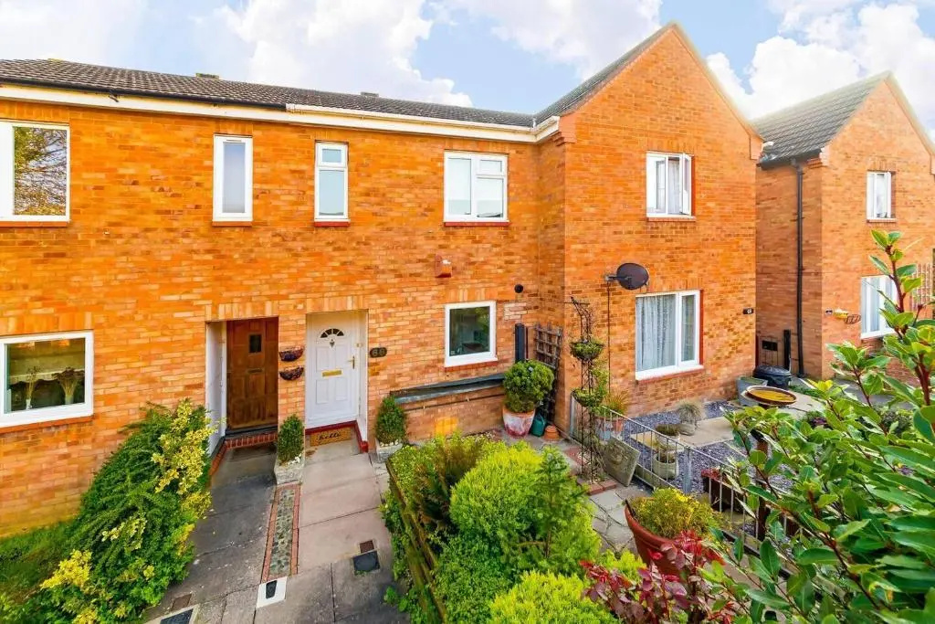 Milton Keynes Oldbrook Dexter-2BR by Homely Spaces