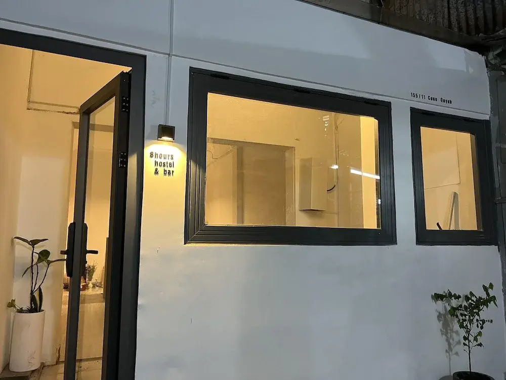 8h - Hostel