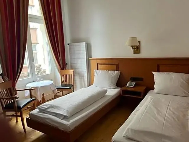 Römischer Kaiser - Chambres