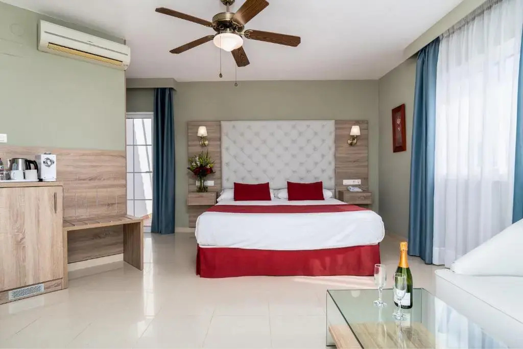 Superior Double room (full double bed)