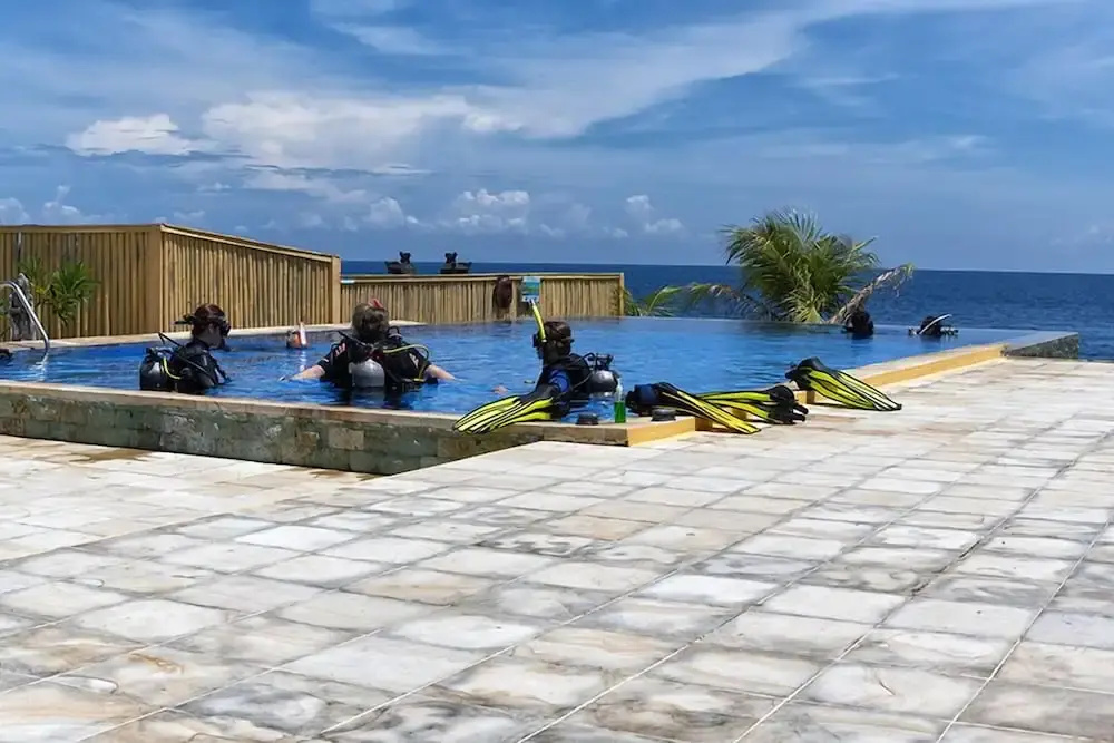 ABWonderdive Beach Resort - фото 11