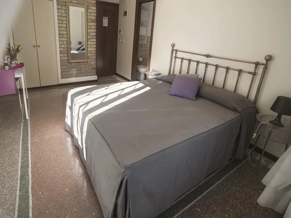 Standard Double room (full double bed)