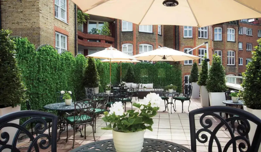 No. 30 Knightsbridge