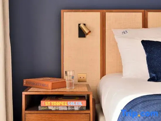 Superior Double room with balcony (full double bed)