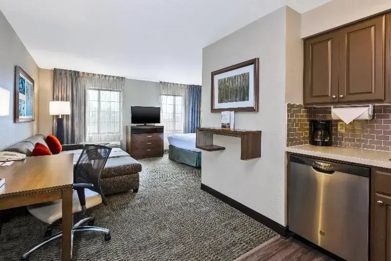 Staybridge Suites Kalamazoo by IHG - Chambres