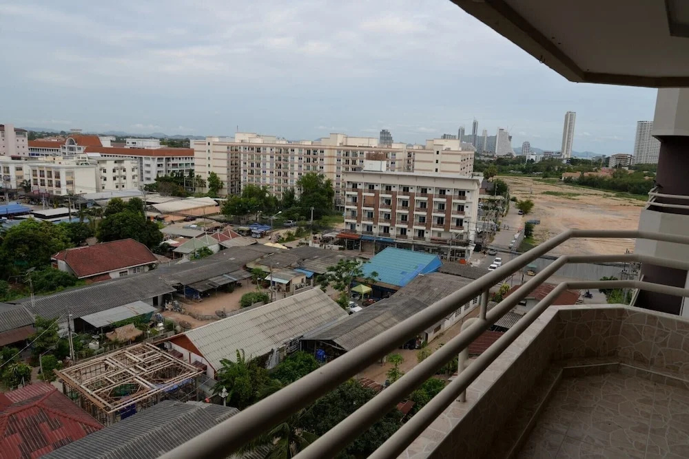 Angket Hip Residence in Jomtien Apartment Floor 8