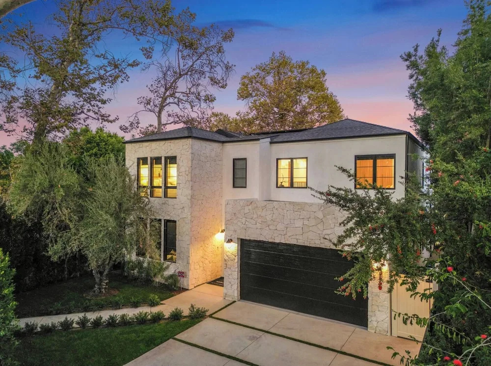 Colfax Estate – Modern Luxury Oasis in Prime Colfax Meadows