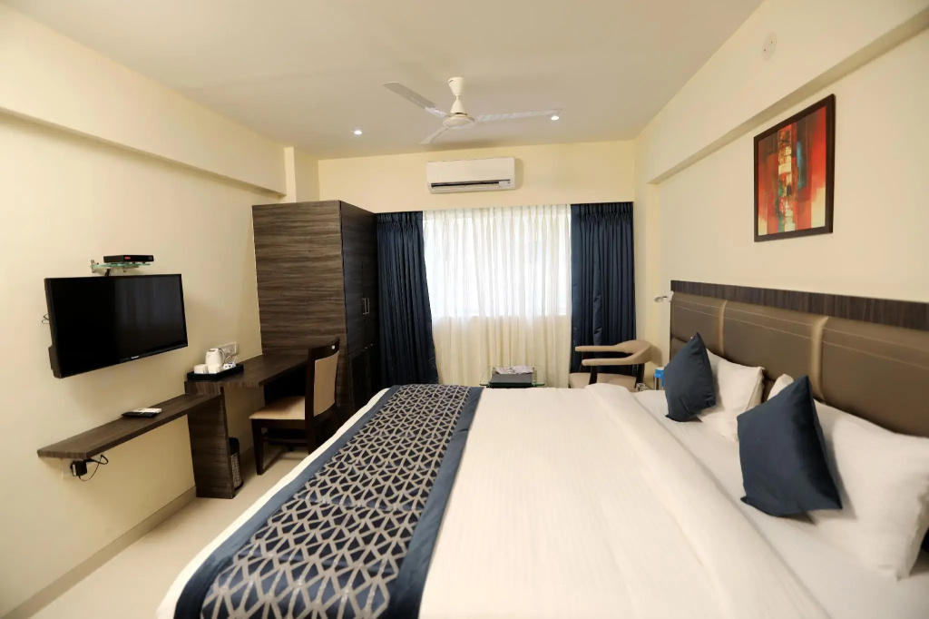 3 Bedrooms Apartment