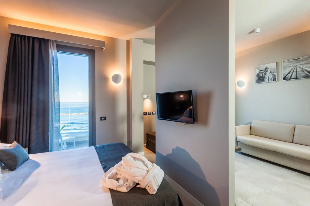 Hotel photo 12