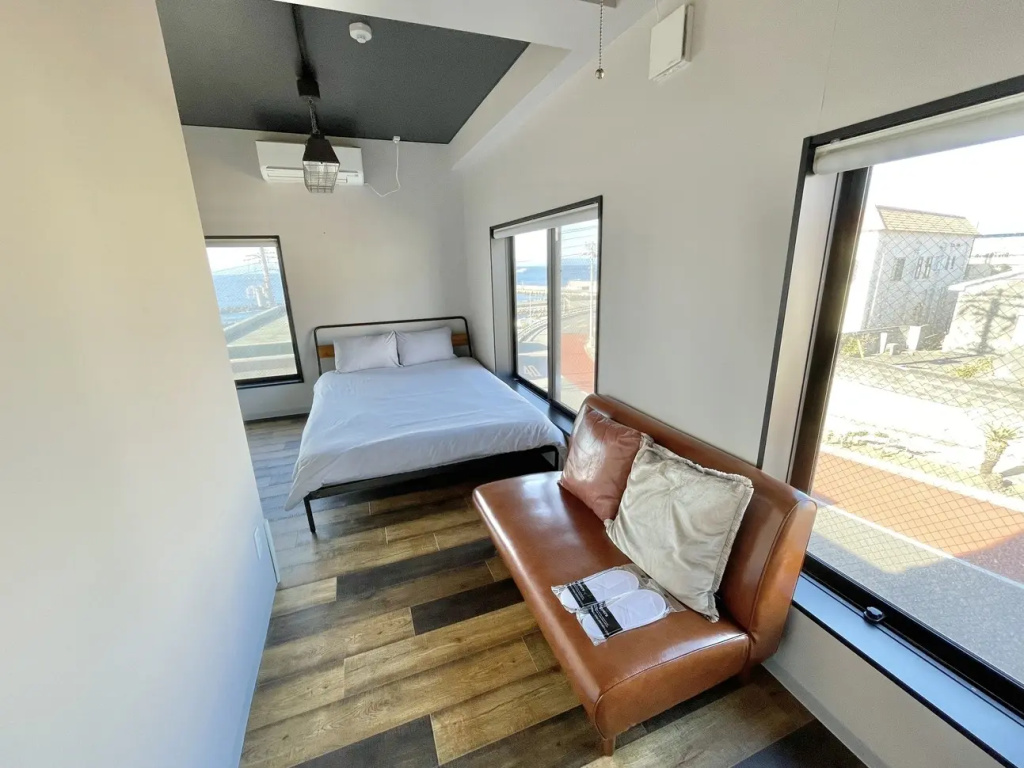 Standard Double room (full double bed)