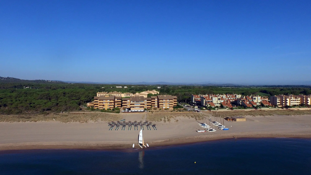 Beach & Waterfront