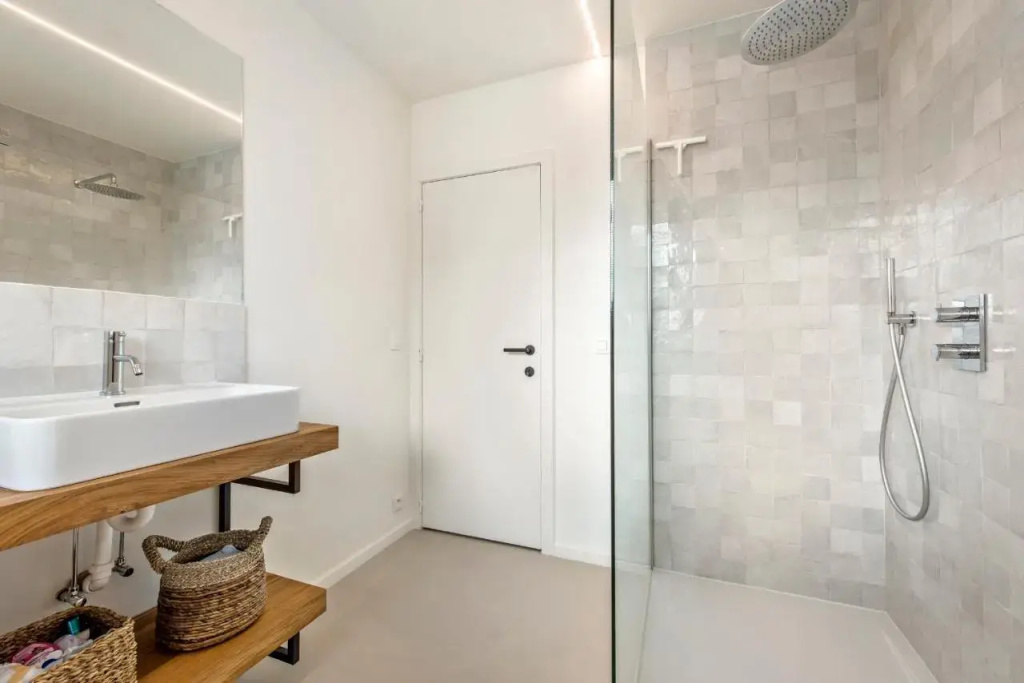 Beautifully renovated appt with big cosy terrace - фото 8