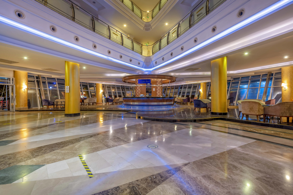 Lobby & Reception
