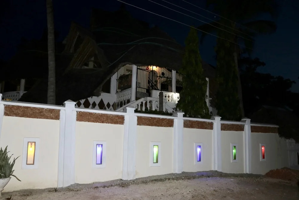 Room-a Wonderful Beach Property in Diani