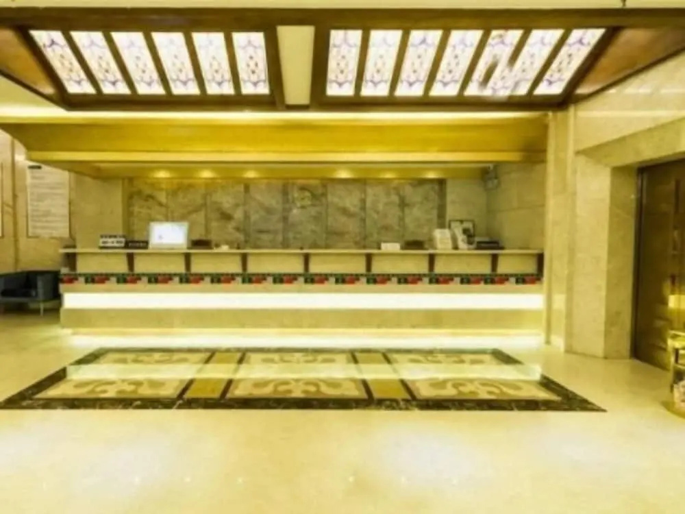 Lobby & Reception