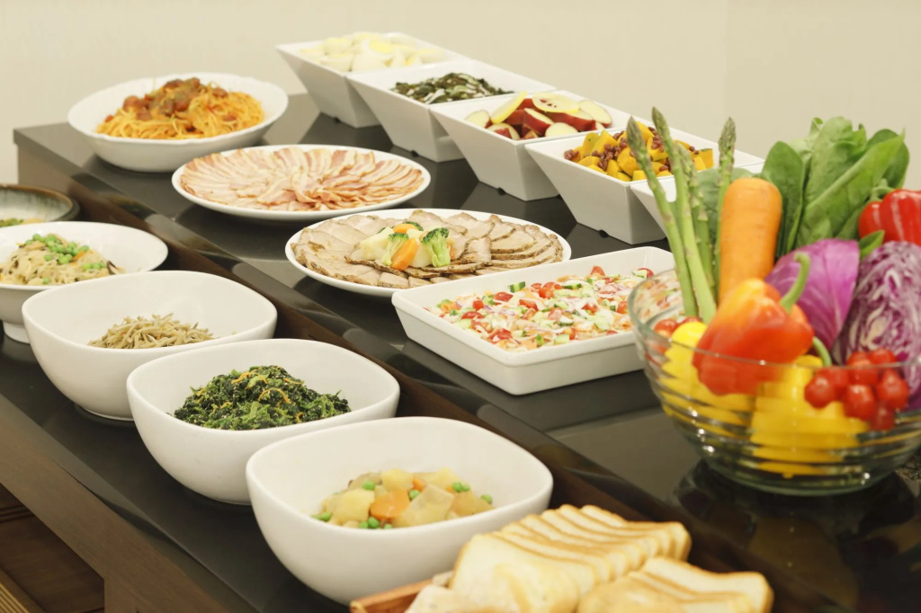 Food & Beverage