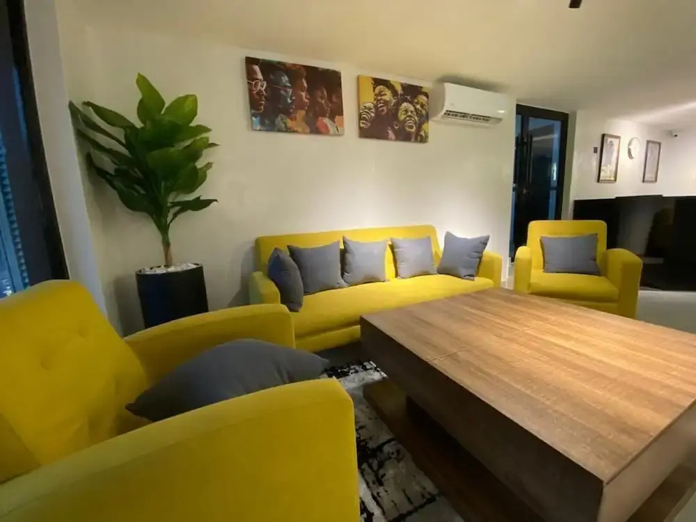 Five Clover Hotel Ilupeju