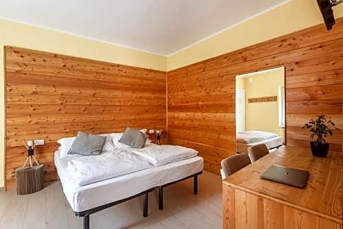 gallery_image_hidden_10