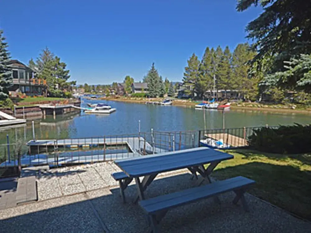 2077 Traverse Court By Redawning