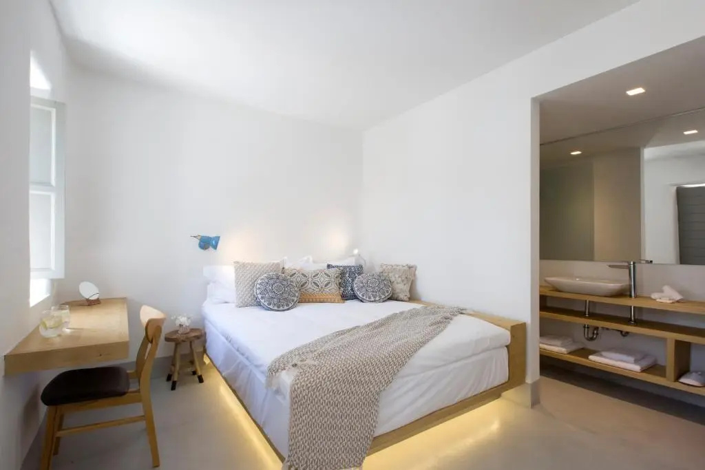 Standard Double room with garden view (full double bed)
