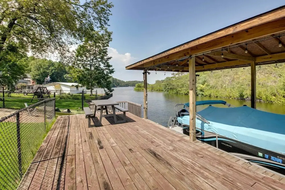 Lakefront Haven Near Oaklawn & Casino Resort!