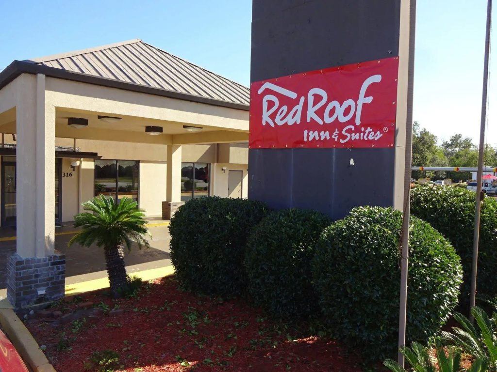 Red Roof Inn & Suites Statesboro - University