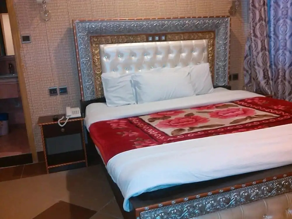 Executive Double room with balcony (full double bed)