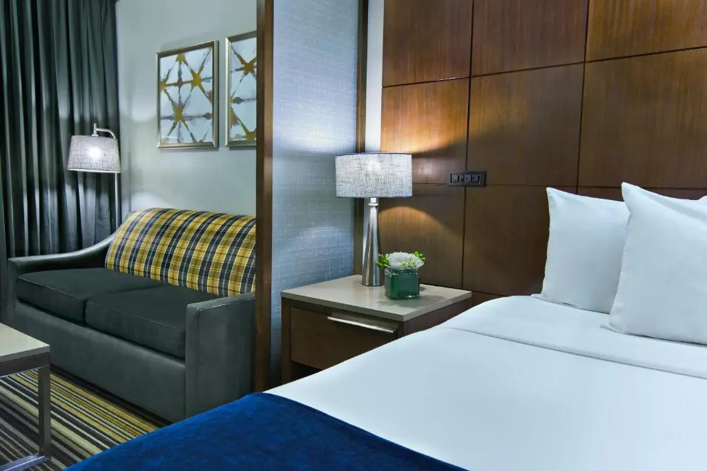 Oxford Suites Downtown Spokane - Chambres