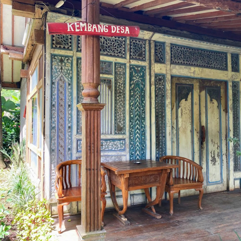 Sapu Lidi in Parompong