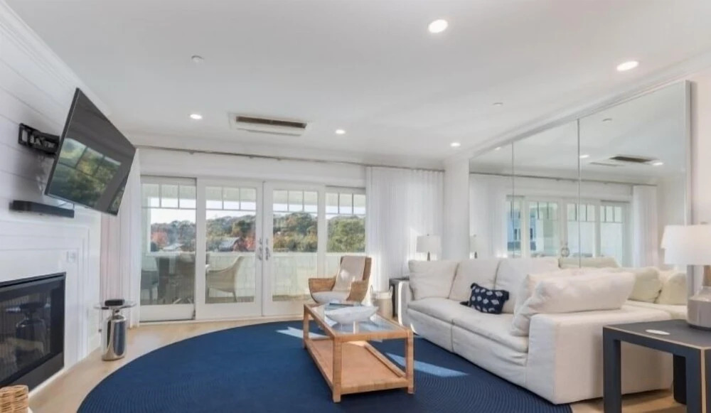 Canoe Place Inn & Cottage by null