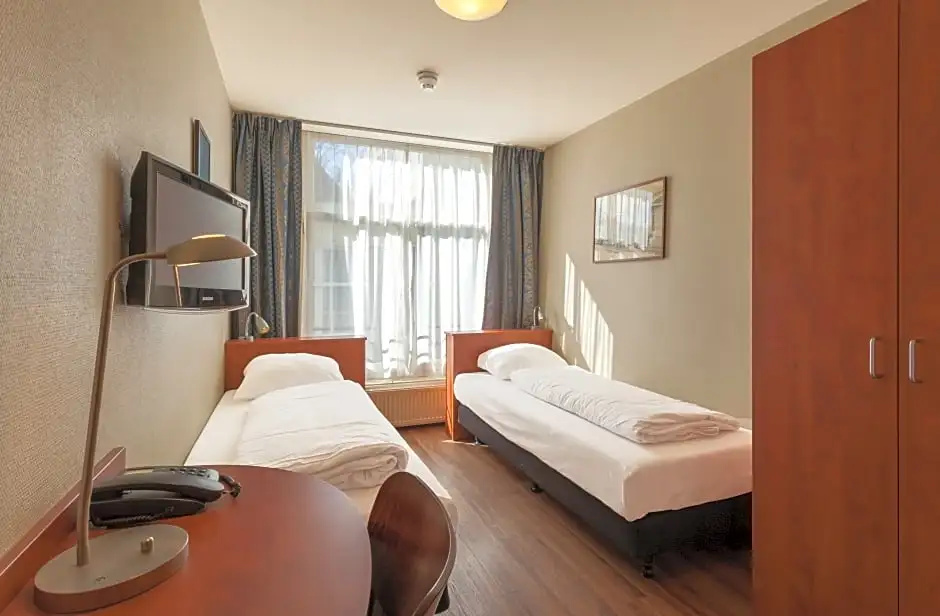 Double room (twin beds)