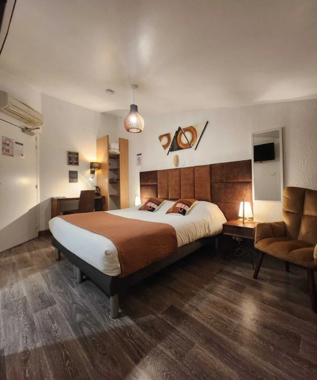 Standard Double room (full double bed)