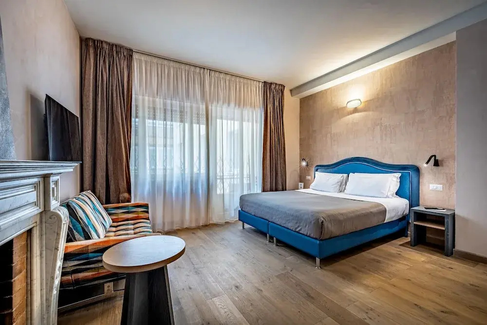 Deluxe Double room (full double bed)